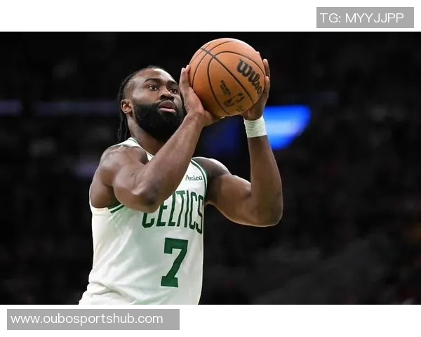 杰伦布朗赞教练团队精心指导与队友们的全力拼搏成就战绩辉煌