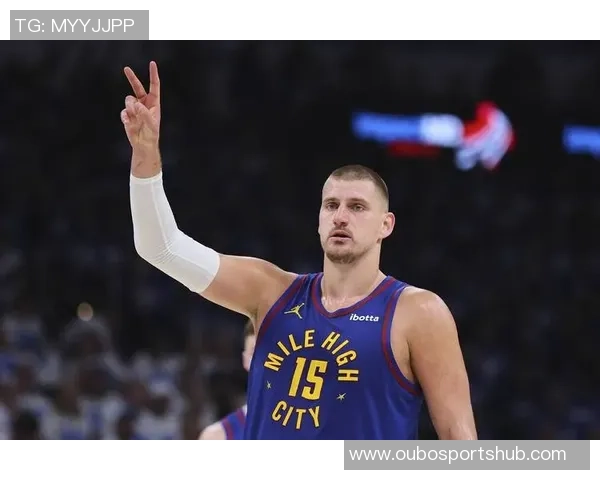 约基奇在亚当斯防守下表现低迷15分钟内仅得6分3助正负值惨淡13